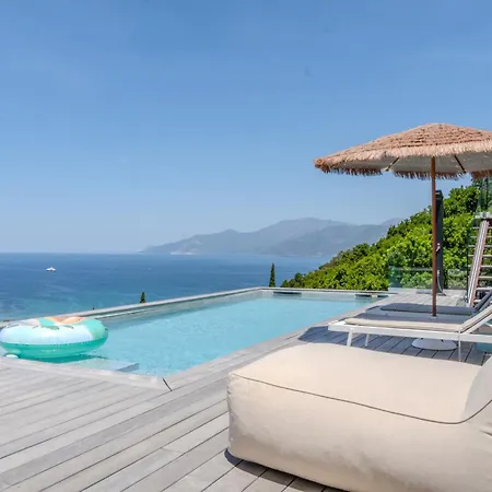 Roya Villa