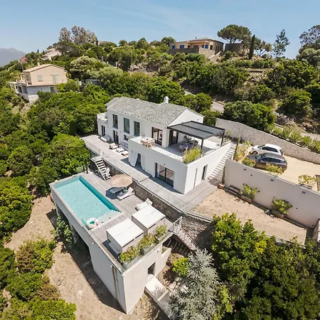 Roya Villa