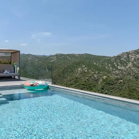 Roya Villa *