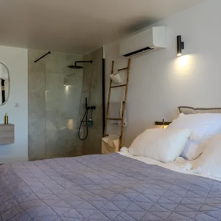 Roya Villa