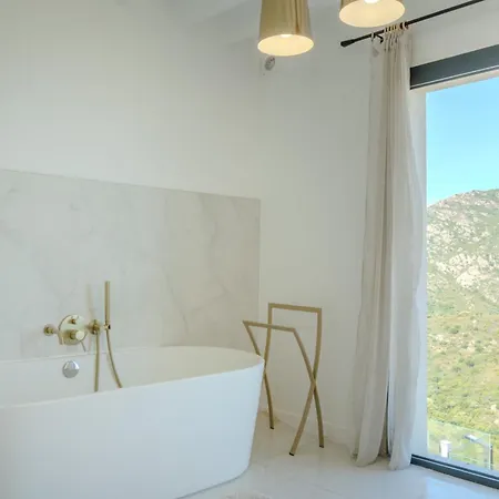 Roya Villa